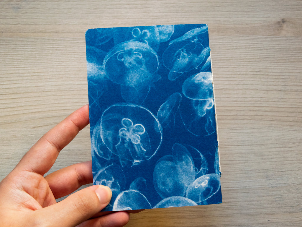 Libreta hecha a mano con cianotipia | Medusas