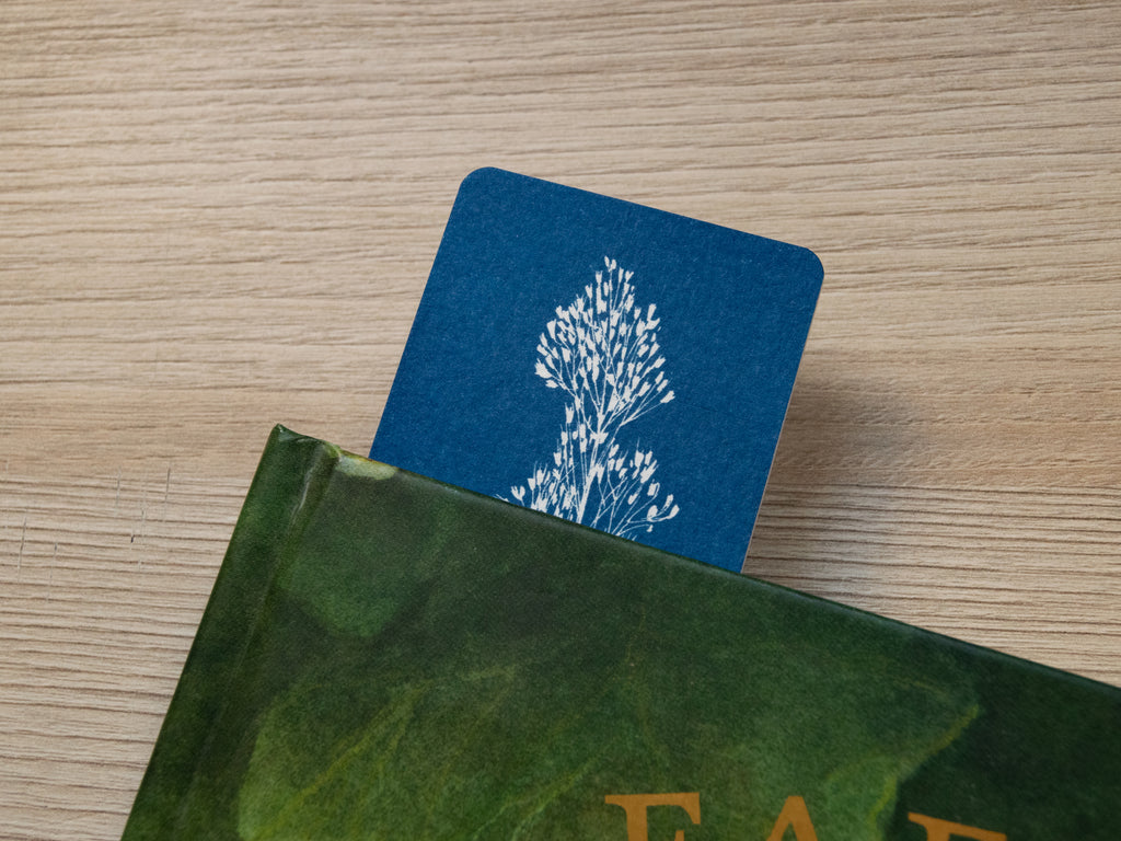 Cyanotypie-Lesezeichen, gepresste Blumen