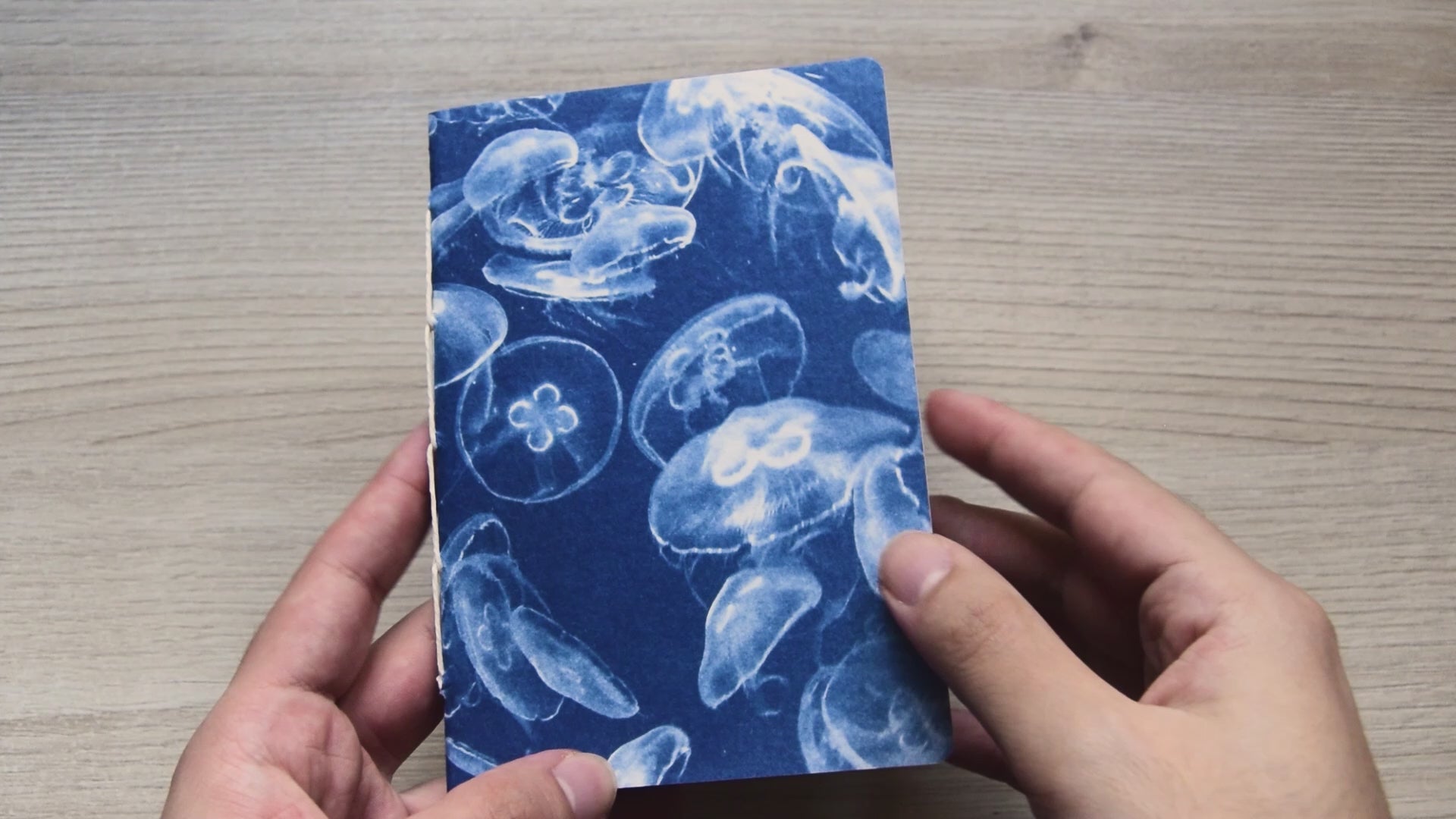 Libreta hecha a mano con cianotipia | Medusas